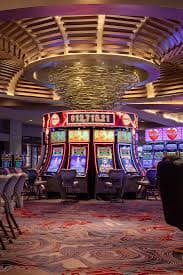 Studio dealer langsung Singapore Pools di aplikasi mobile sobat138 dengan antarmuka blackjack yang jelas
